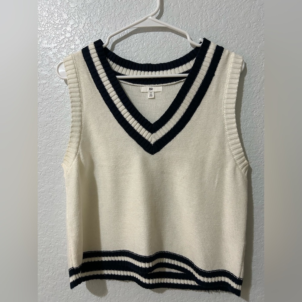 BP Women's Cream and Black V-Neck Sweater Vest Size M